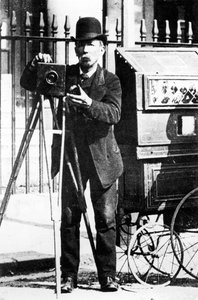 Un fotógrafo itinerante, siglo XIX de English Photographer